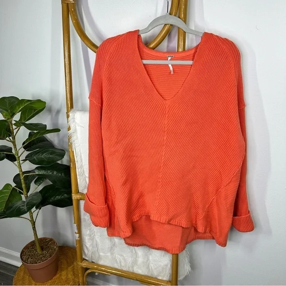 Free People Pink Ribbed V Neck Sweater sz L - Picture 1 of 4